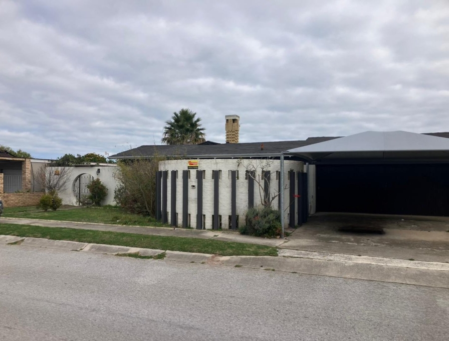 4 Bedroom Property for Sale in Kabega Park Eastern Cape